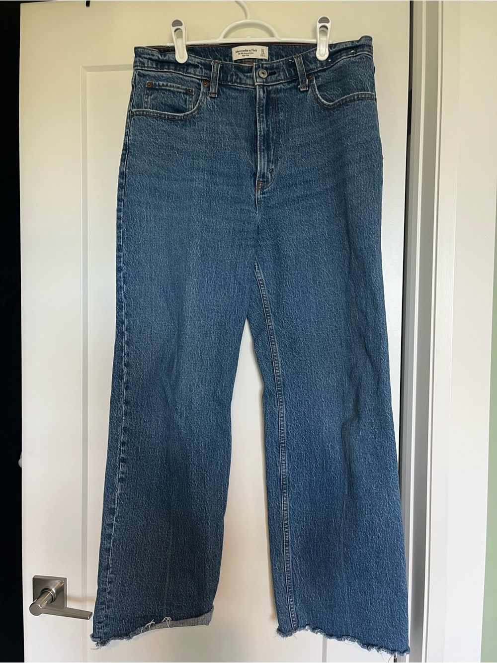 Abercrombie & Fitch Men's Medium Blue Bootcut Jeans SHORT